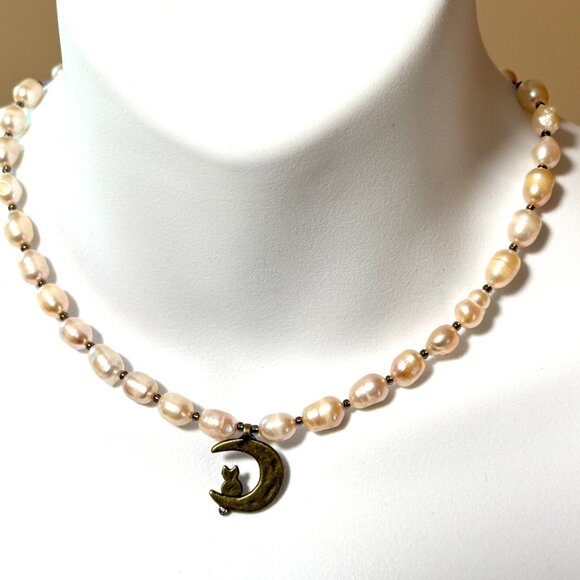 Genuine Pale Pink Freshwater Pearl Bronze Cat on the Moon Beaded Short Necklace - Picture 2 of 11